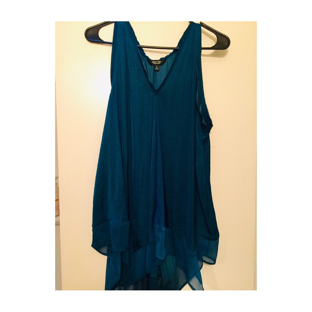 NWOT Elegant Vera wang blouse